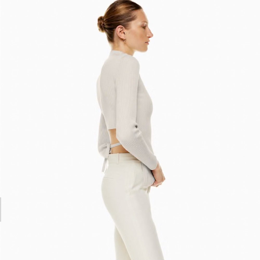 Aritzia Babaton Elegant Cream Ribbed Sweater size S